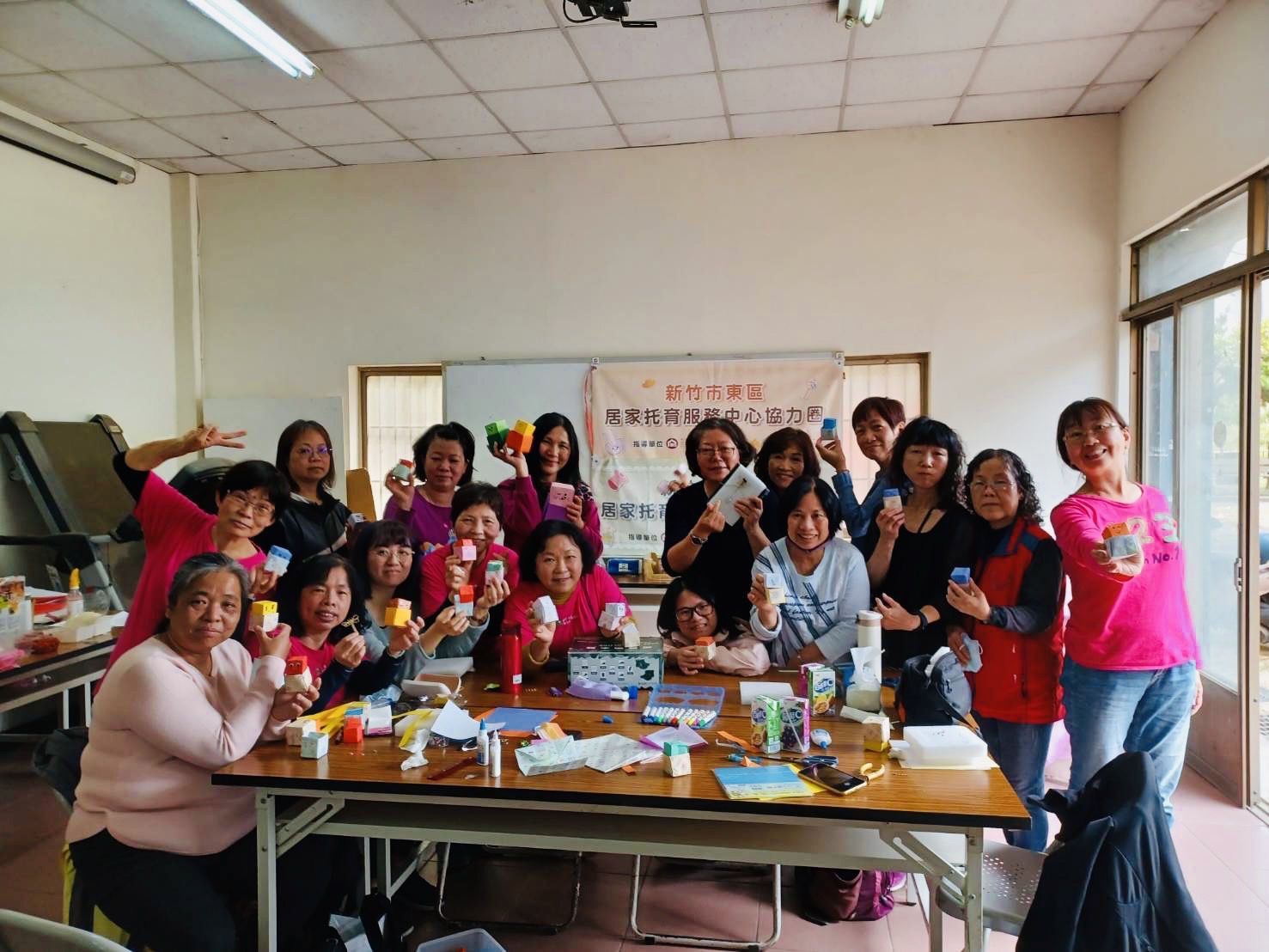 03月19日蝴蝶組-動動手紙玩創意(標題圖檔)